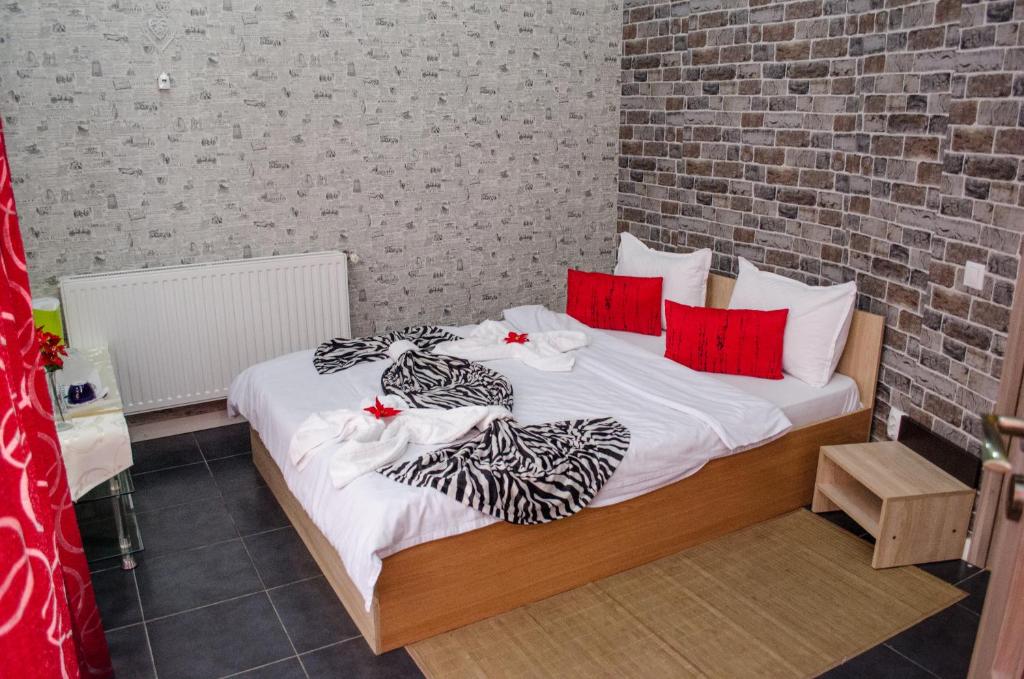 Accommodation near the Mogosoaia Palace - City Lux Villa