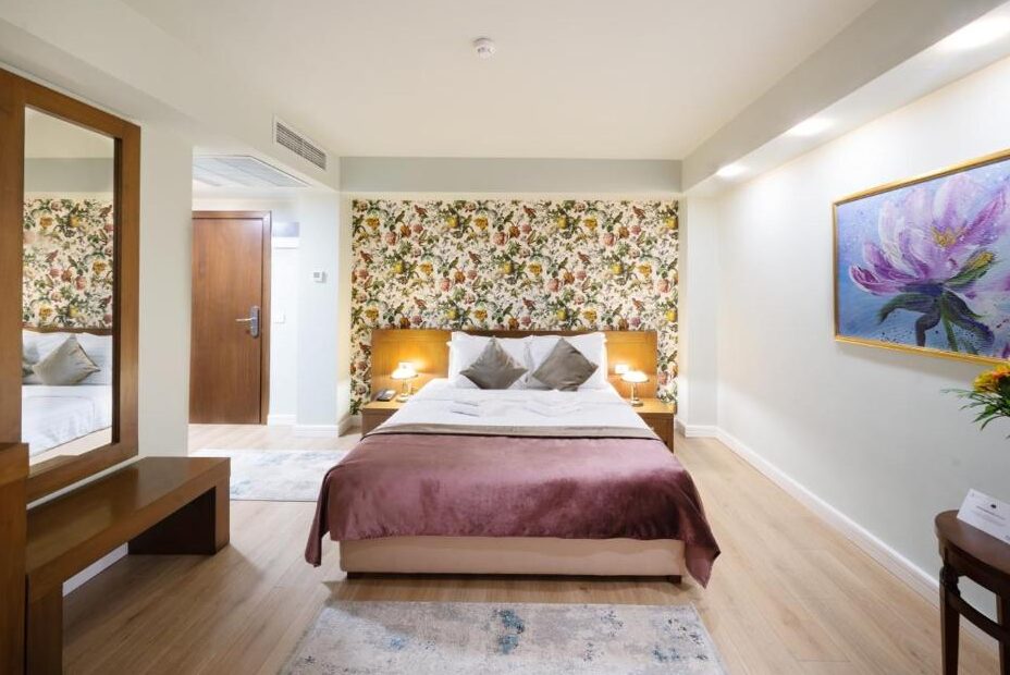 Accommodation near the Mogosoaia Palace - Phoenicia Comfort Hotel