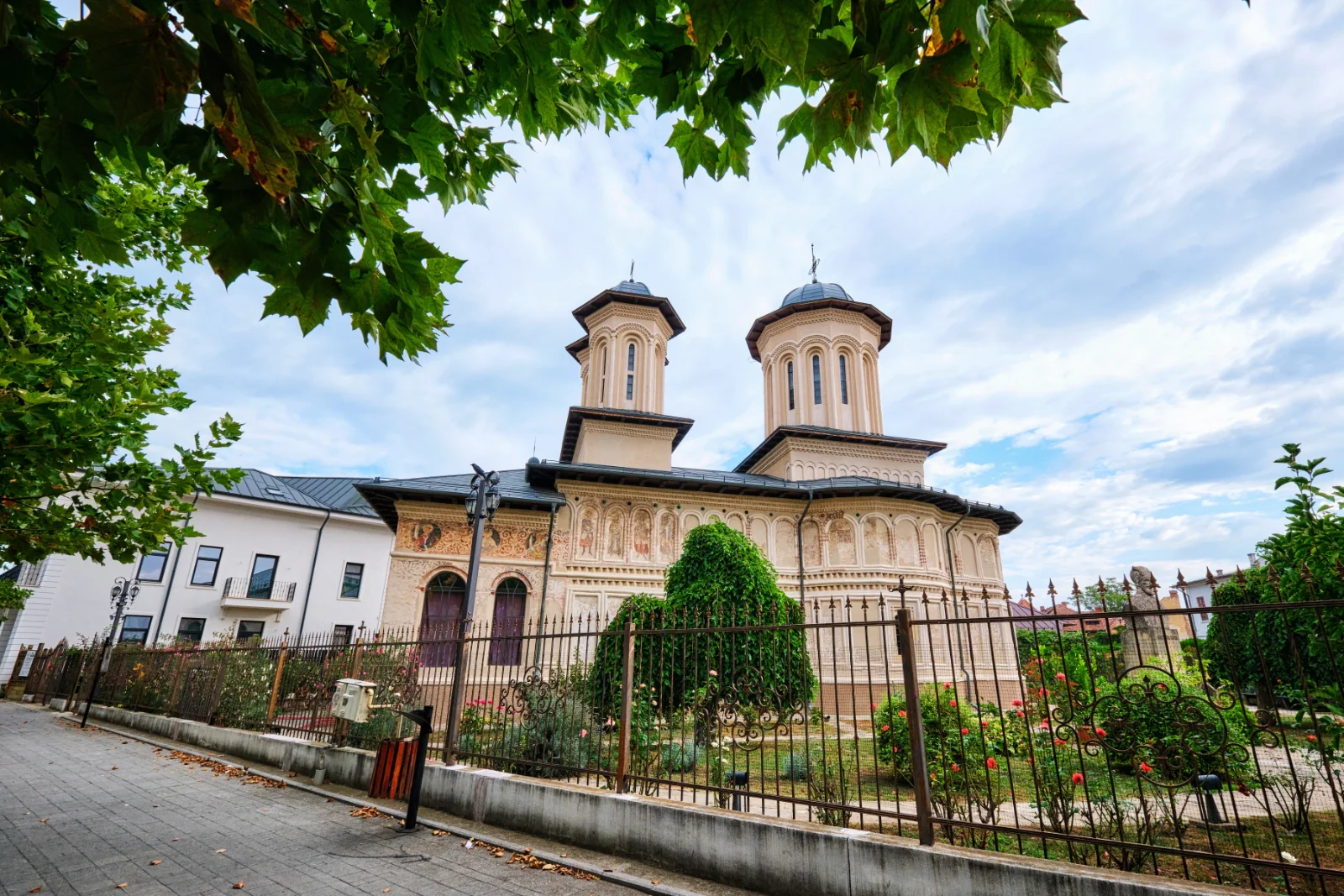 City of Targoviste in Romania - Sights of Targoviste - Târgului Church