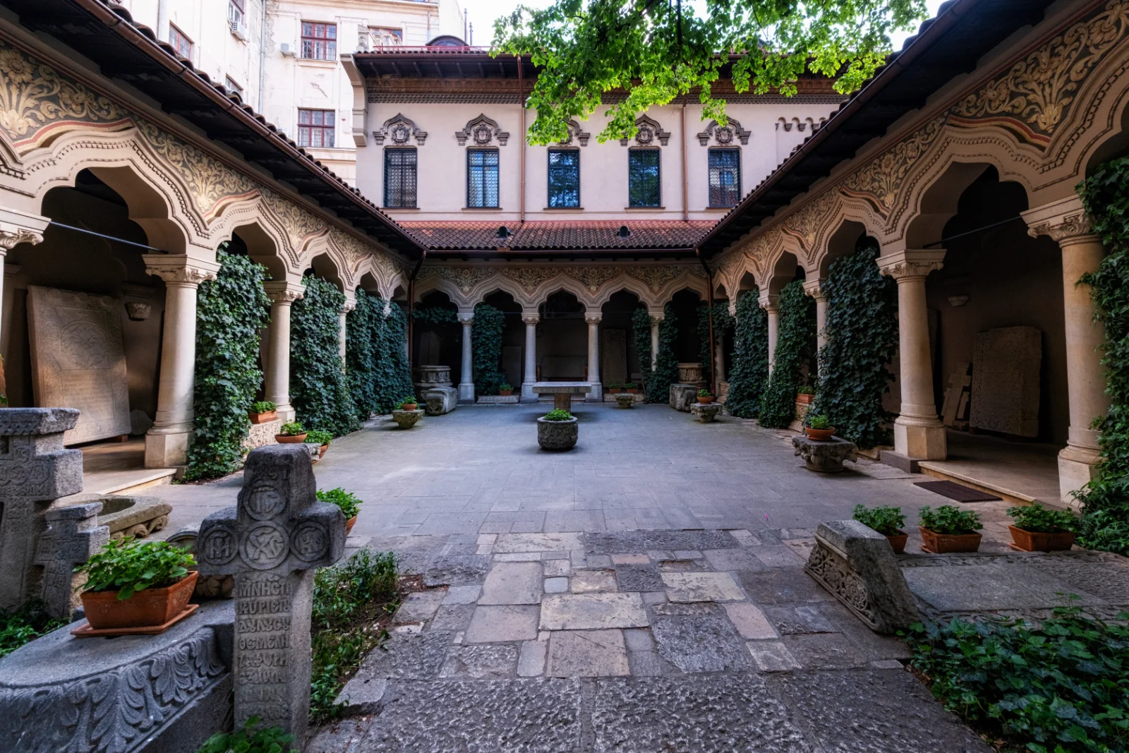 Old Town Bucharest - Sights of the historical center of Bucharest 06 - Stavropoleos Church