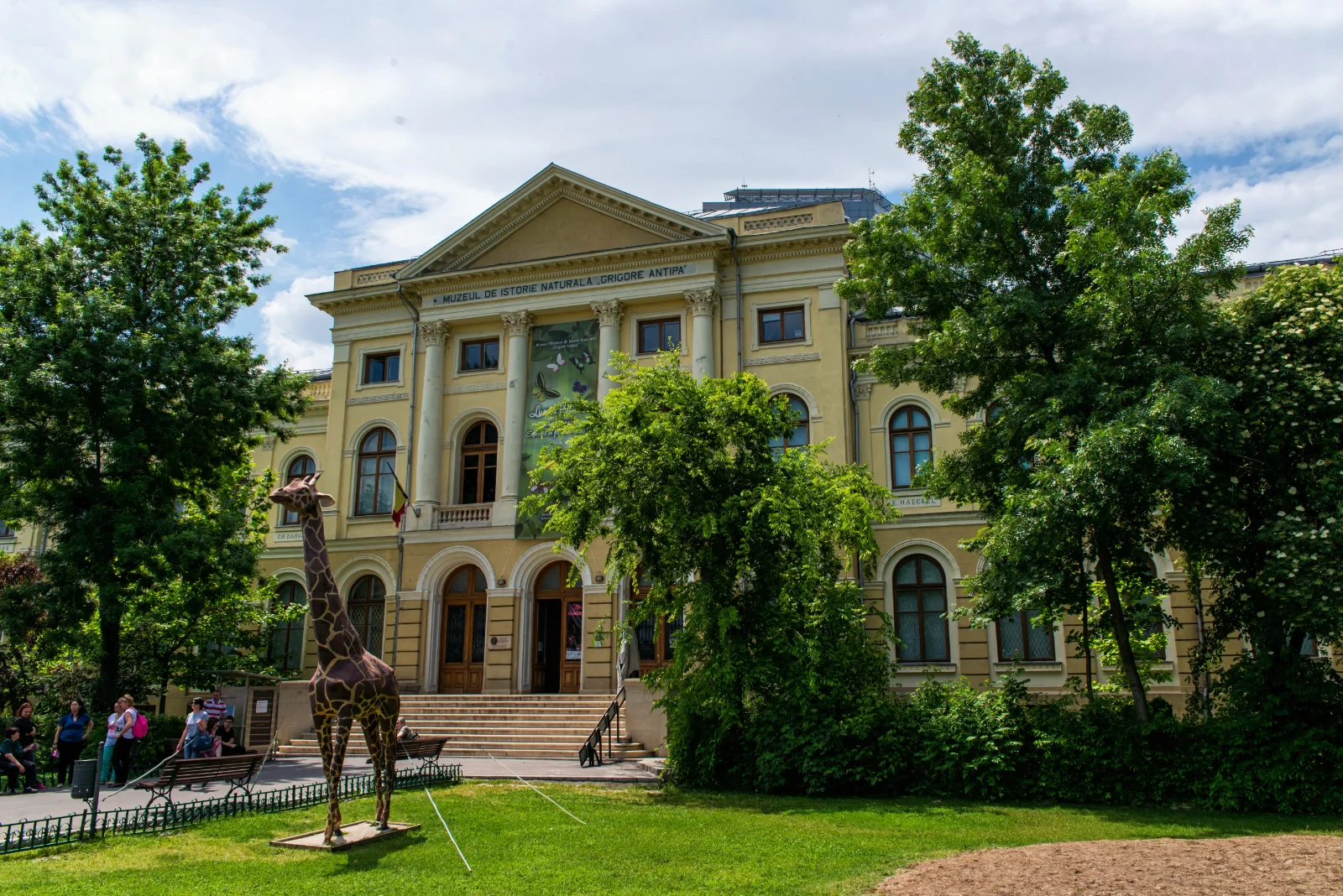 Other Sights and Monuments of Bucharest - Natural History Museum 2