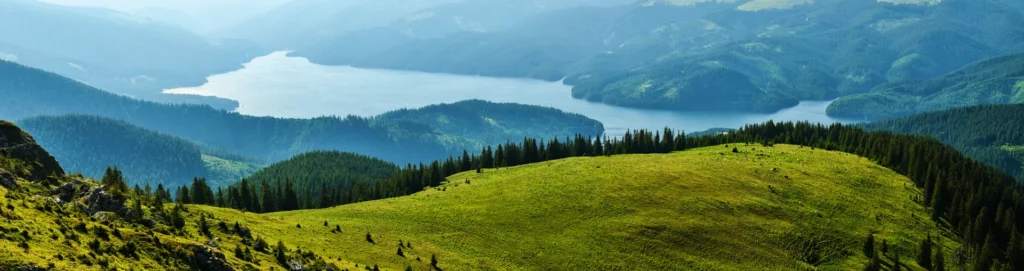 Transalpina Mountain Road in Romania - Latorita Mountains and Vidra Lake