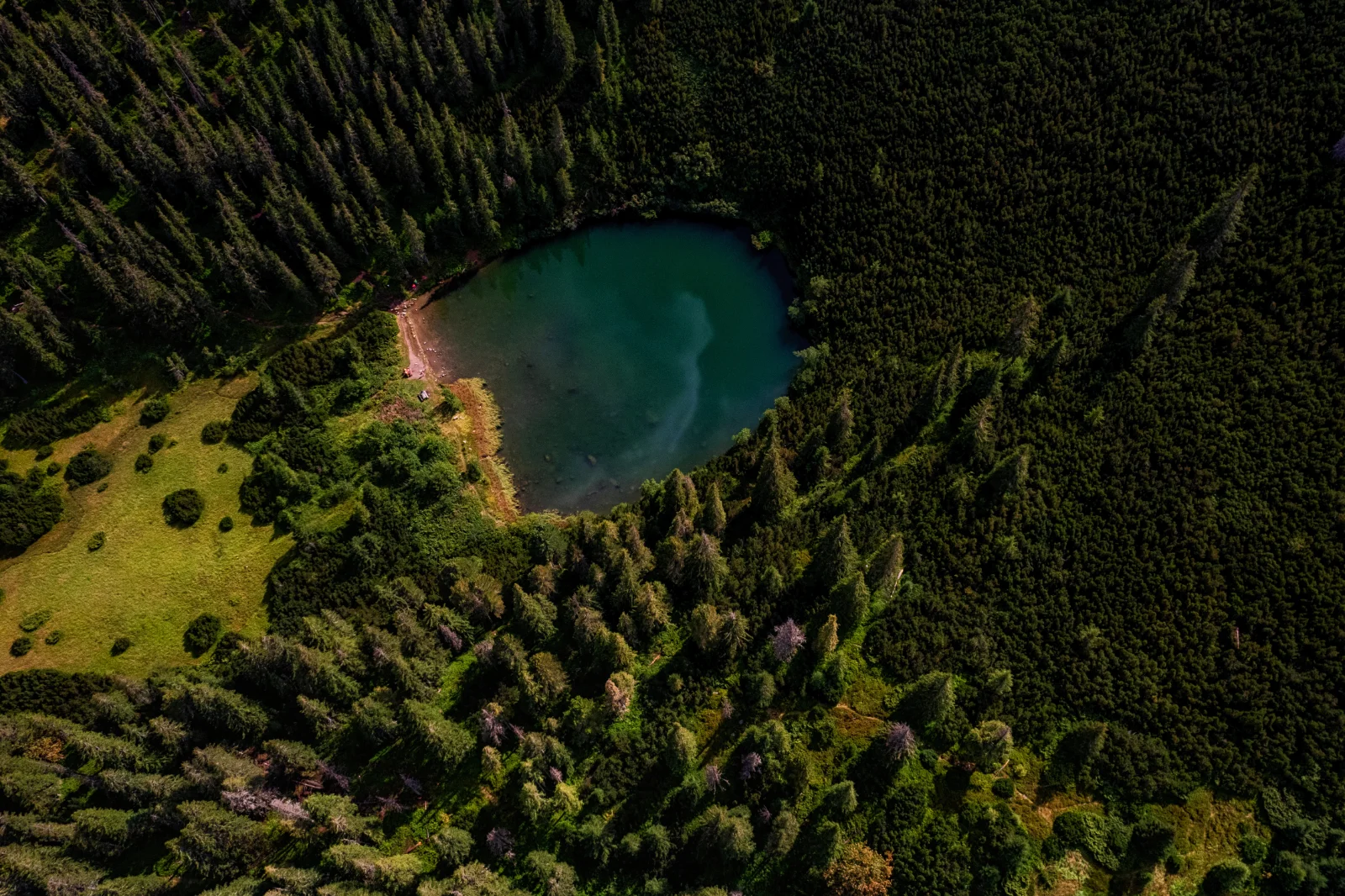 Transalpina Mountain Road in Romania - Sureanu Glacial Lake