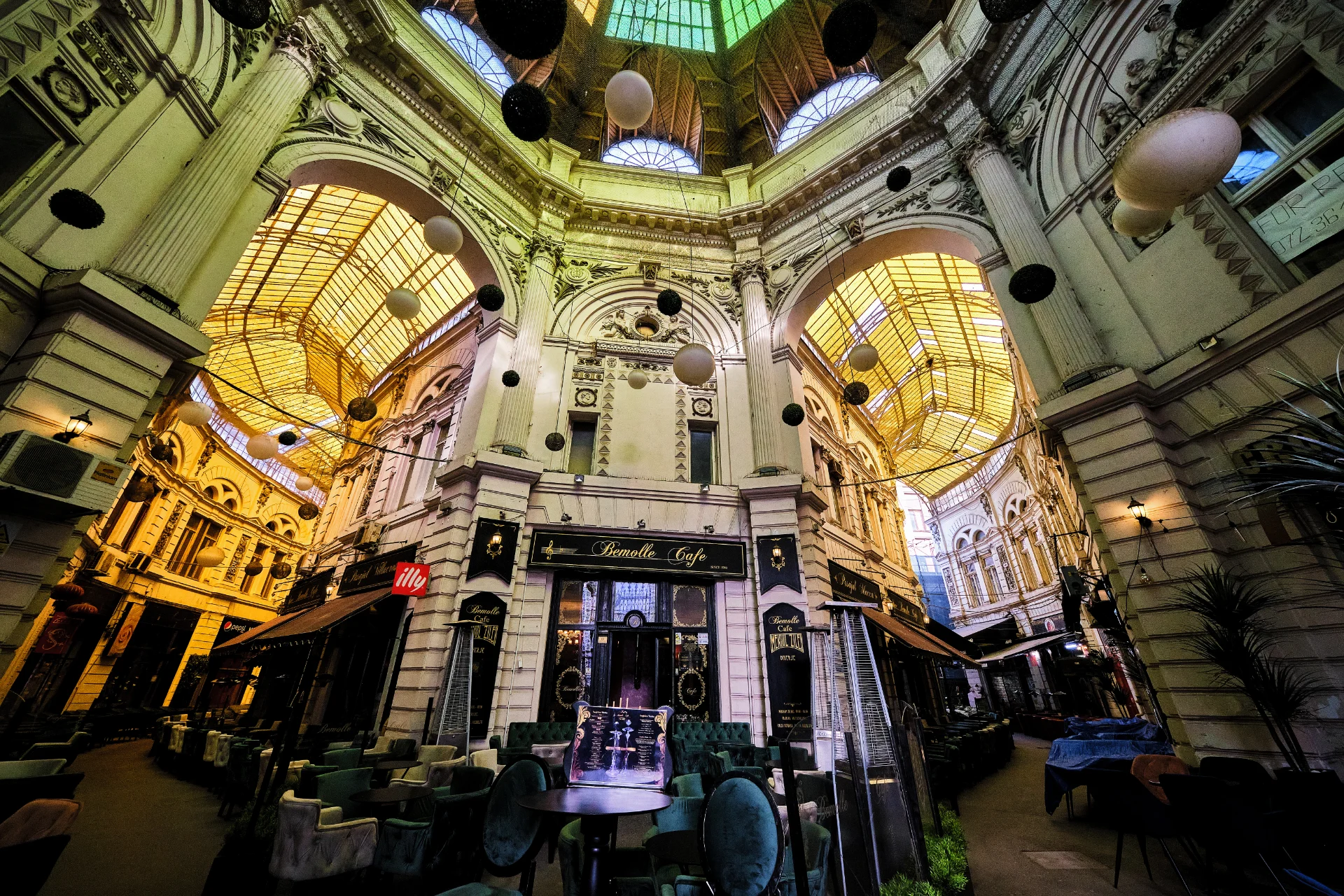 Victory Avenue of Bucharest - Macca - Villacrosse Passage