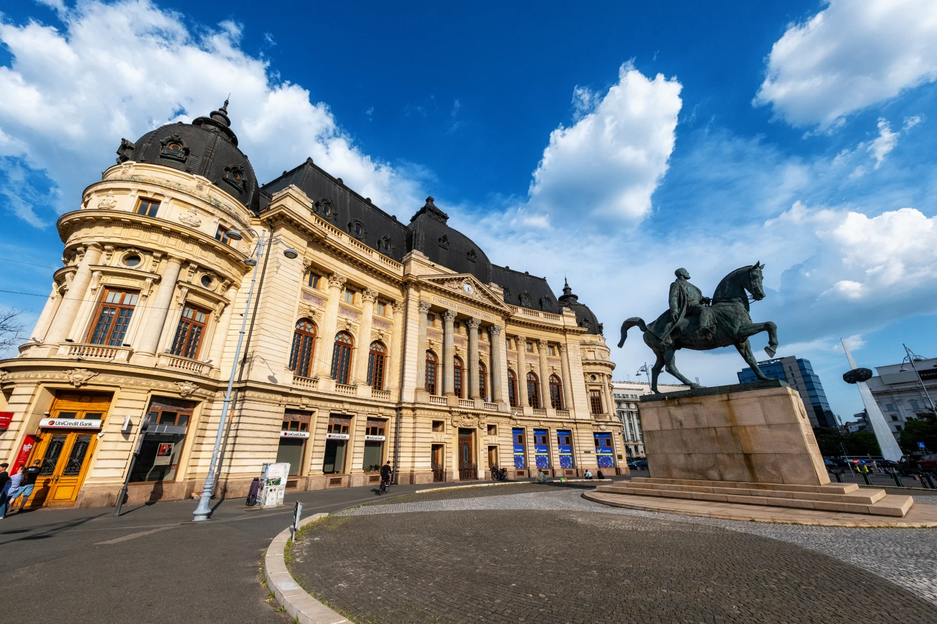 Victory Avenue of Bucharest - Revolution Square 01